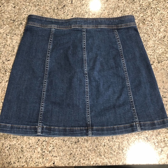 Madewell Stretch Denim Button Down Skirt  Patch Pocket Edition Size 8 EUC - Picture 3 of 12